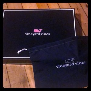 Vineyard Vines Box and Dust Cover